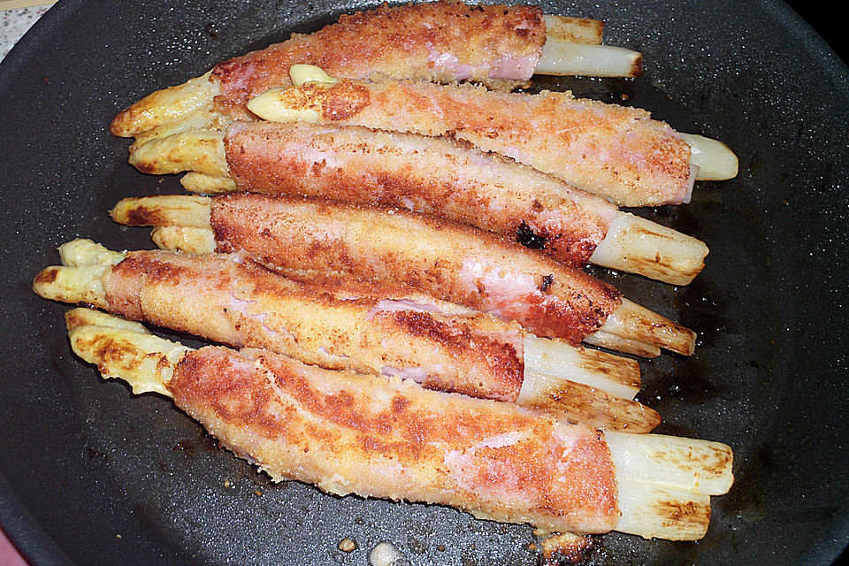 Panierte Schinken - Spargelröllchen