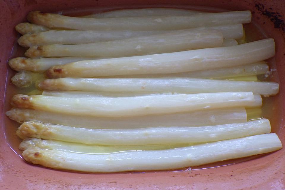 Spargel im Römertopf