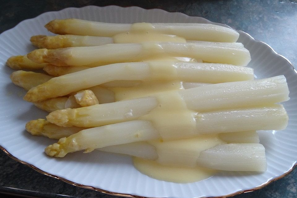 Spargel im Römertopf