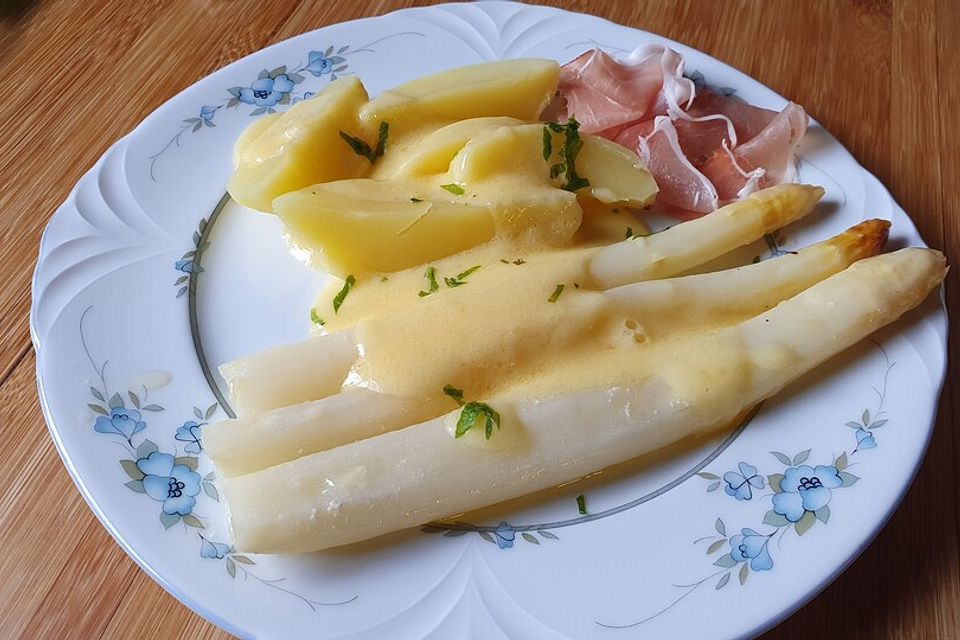 Spargel im Römertopf