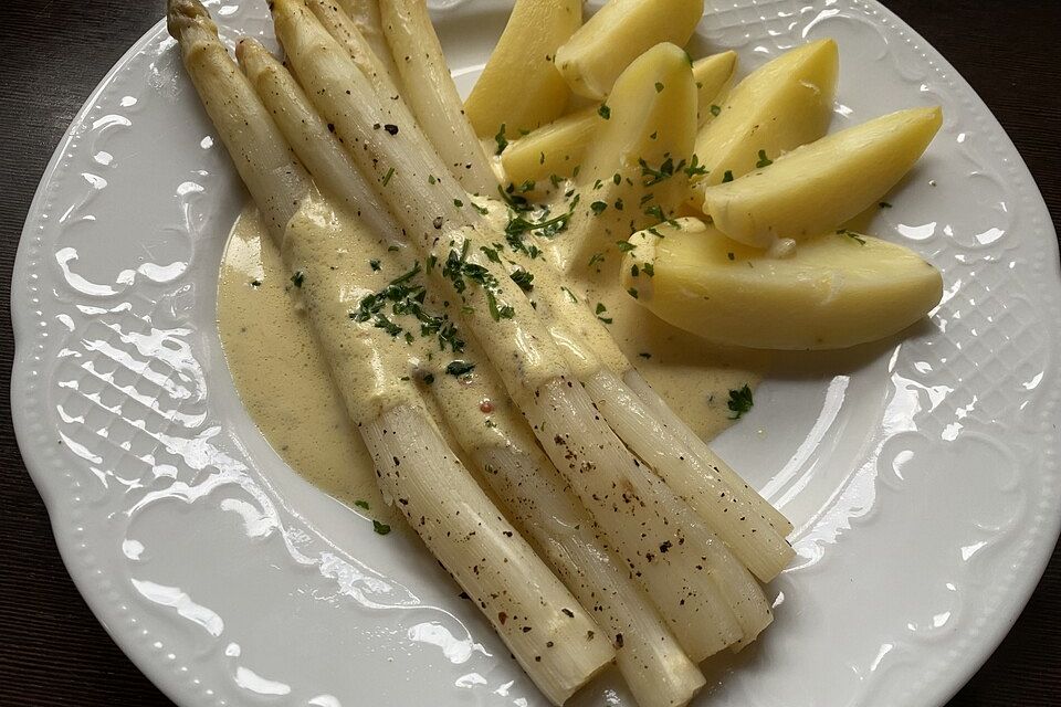 Spargel im Römertopf