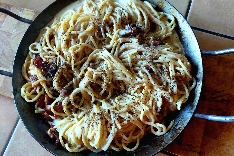 Spaghetti mit Ziegenkäse - Carbonara