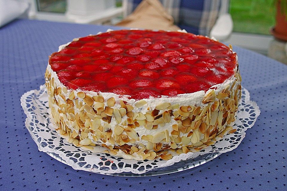 Erdbeer - Eierlikör - Torte