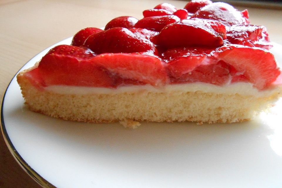 Erdbeerkuchen mit Vanillepudding