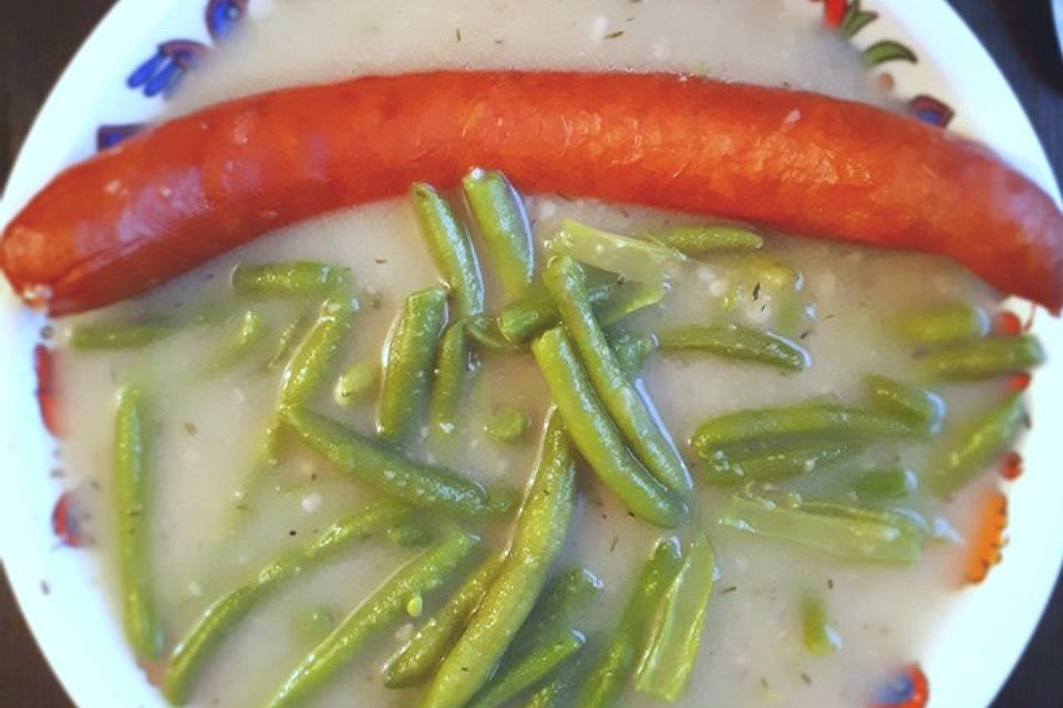 Saure Bohnensuppe mit Einbrenne