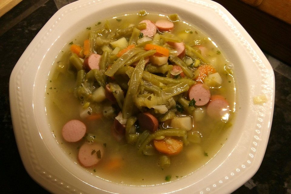 Saure Bohnensuppe mit Einbrenne