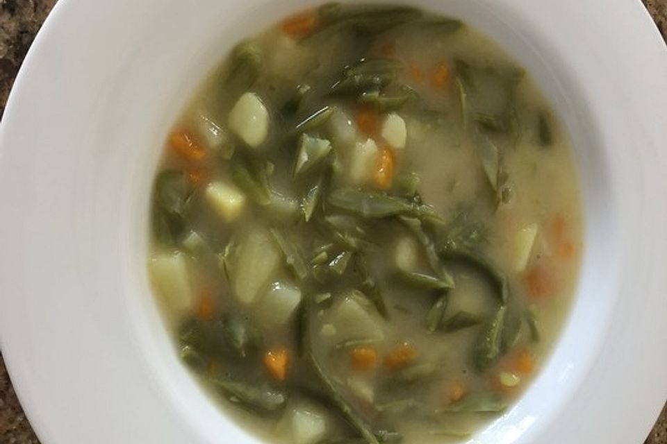 Saure Bohnensuppe mit Einbrenne