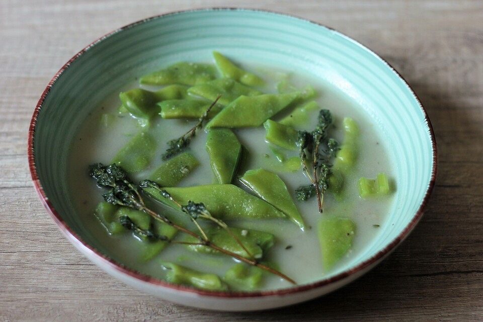 Saure Bohnensuppe mit Einbrenne