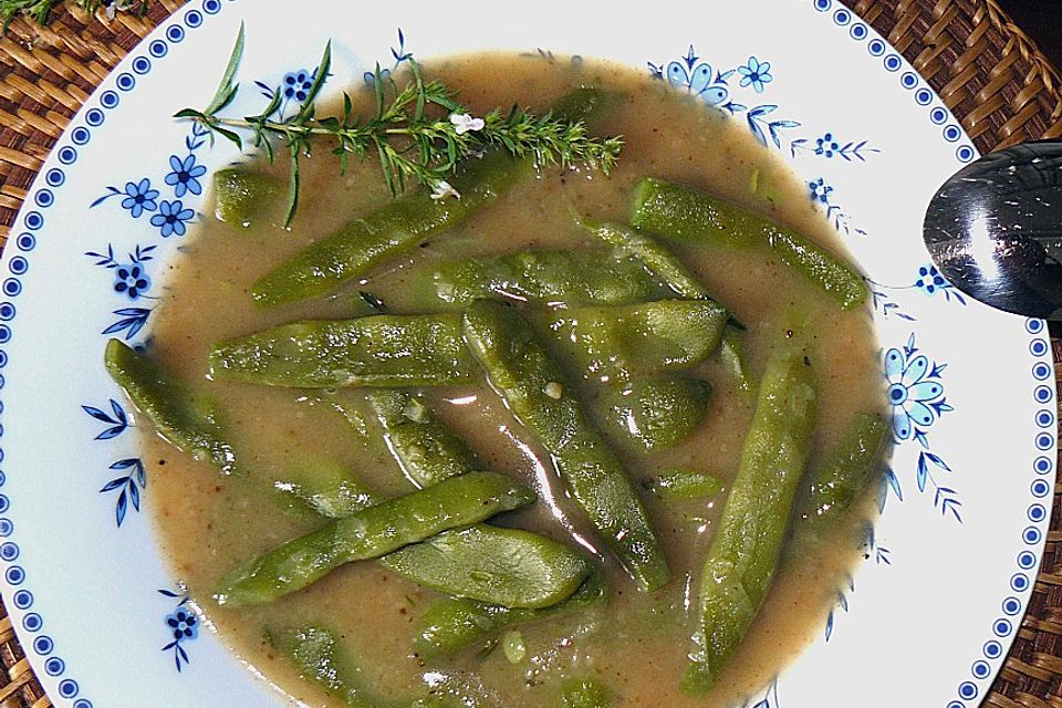 Saure Bohnensuppe mit Einbrenne