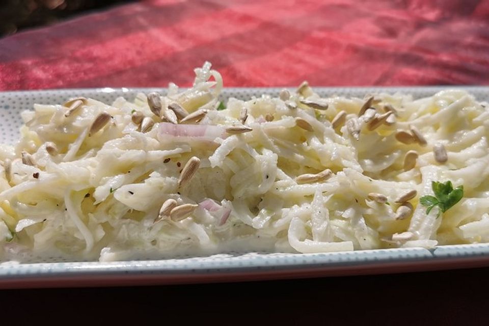 Kohlrabisalat mit  Apfel