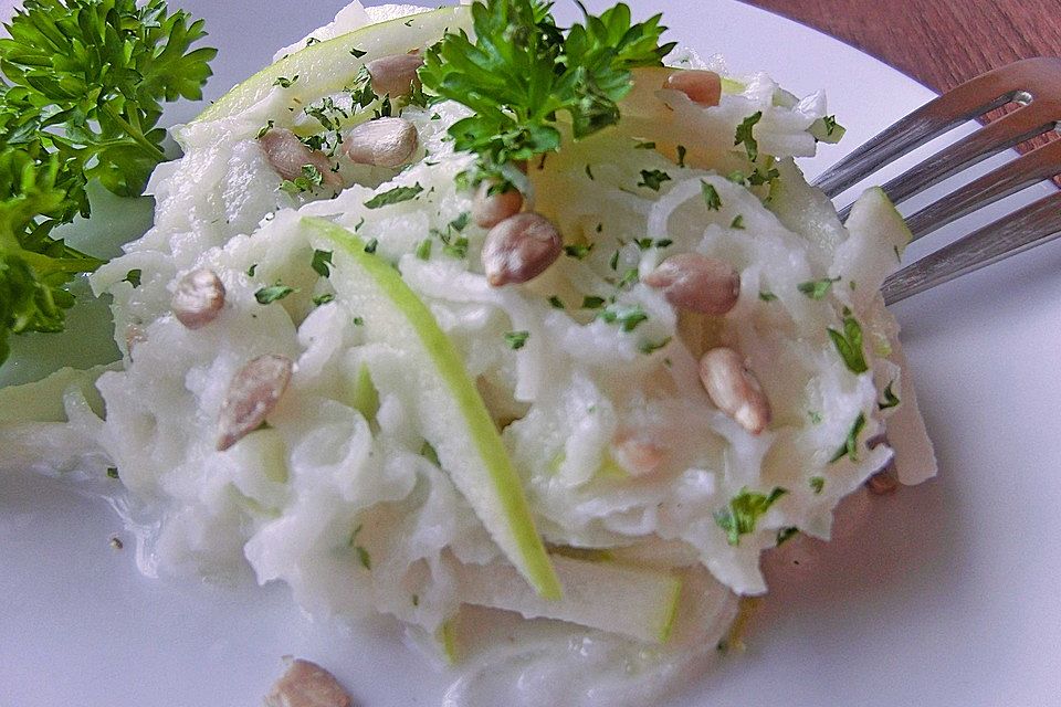 Kohlrabisalat mit  Apfel