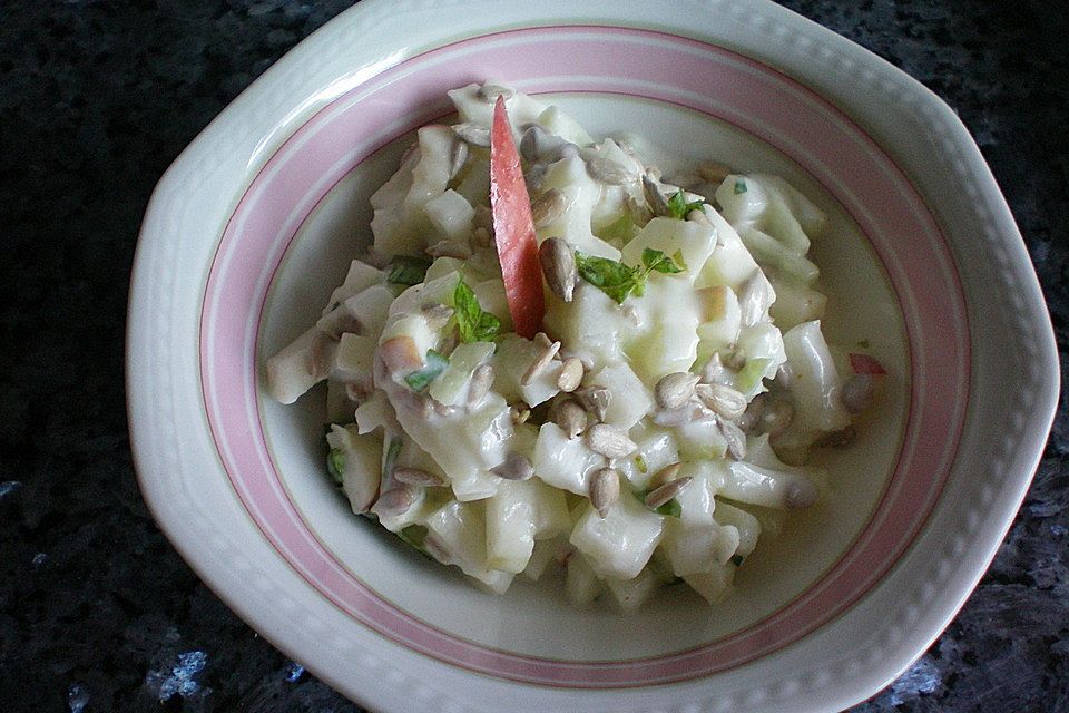 Kohlrabisalat mit  Apfel