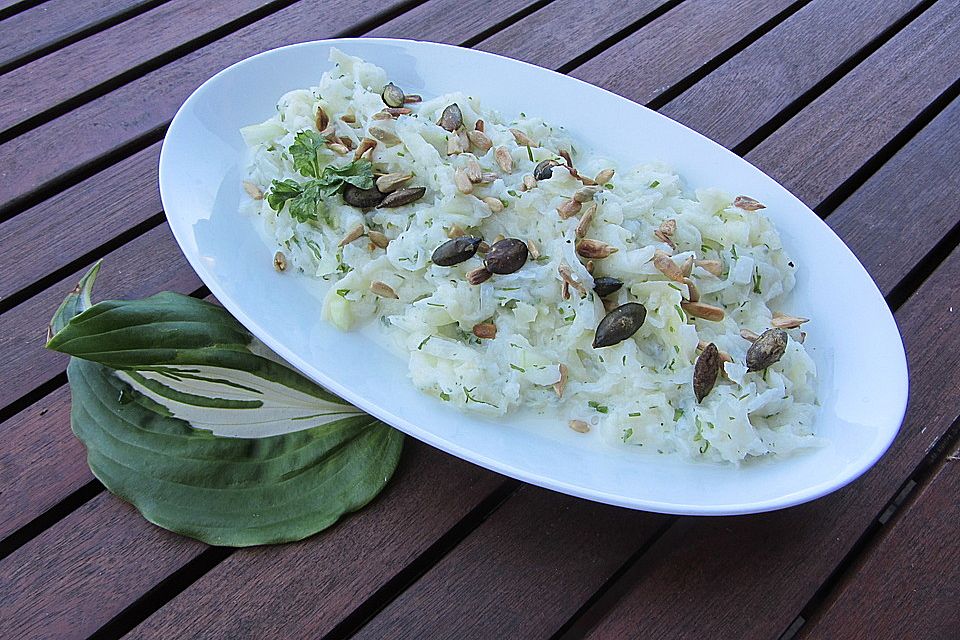 Kohlrabisalat mit  Apfel