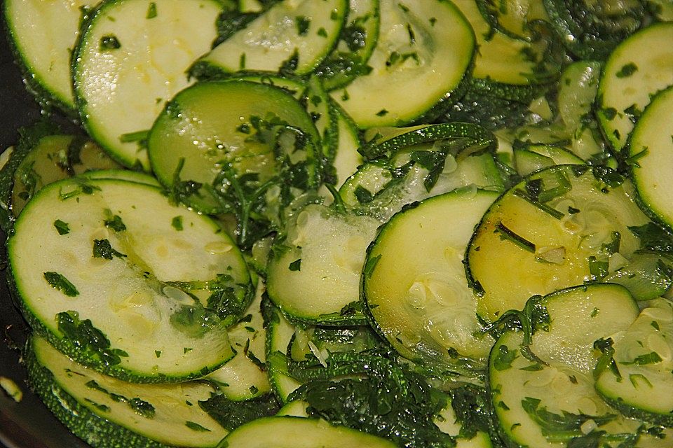 Zucchini mit Pilzaroma