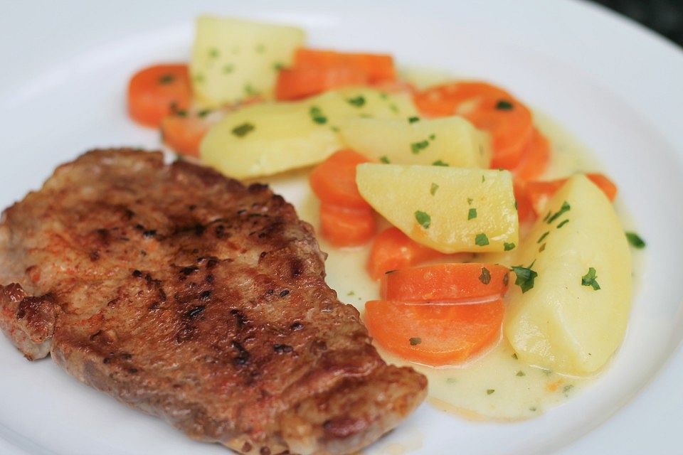 Schnitzel mit Rahmgemüse