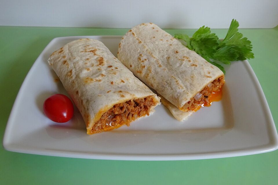 Gefüllte Eierpfannkuchen mit Hackfleisch