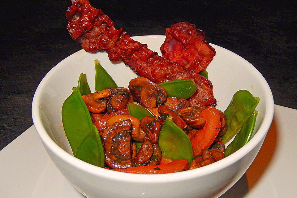 Champignonsalat mit Zuckerschoten