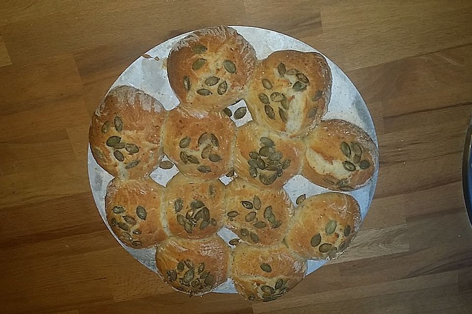 Partybrötchen mit Frischkäse