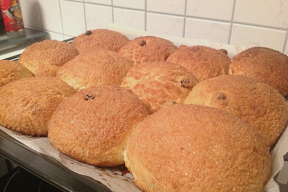 Hefebrötchen mit Karamellkruste