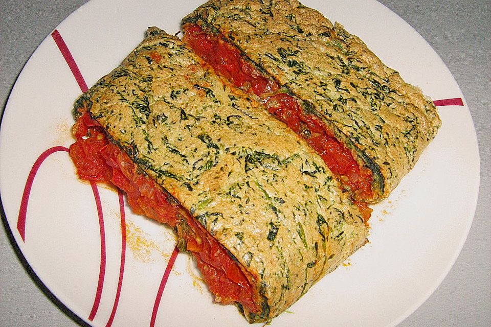 Vegetarische Roulade mit Tomatenfüllung