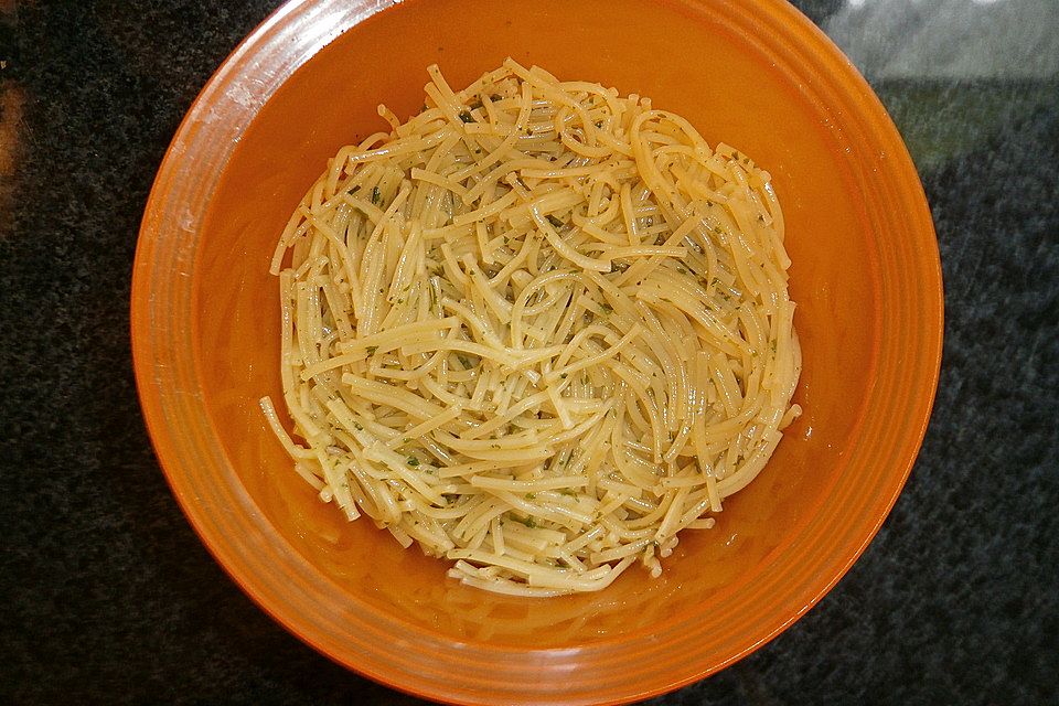 Spaghettisalat mit Knoblauch