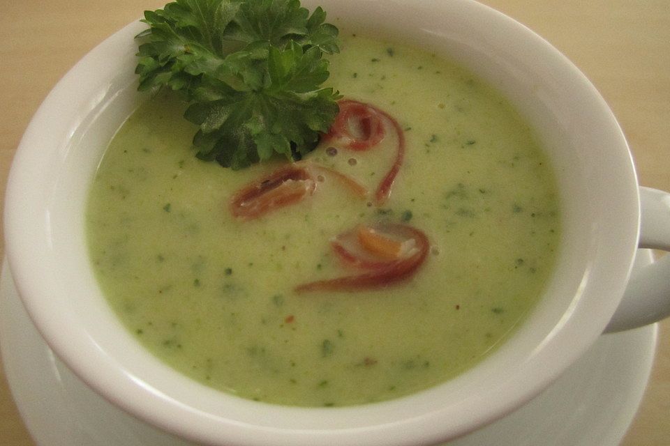 Schnelle Zucchini - Cremesuppe