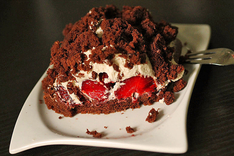 Maulwurf-Torte mit Erdbeeren