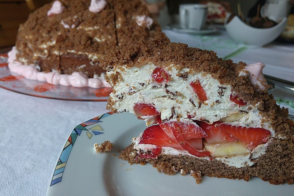 Maulwurf-Torte mit Erdbeeren