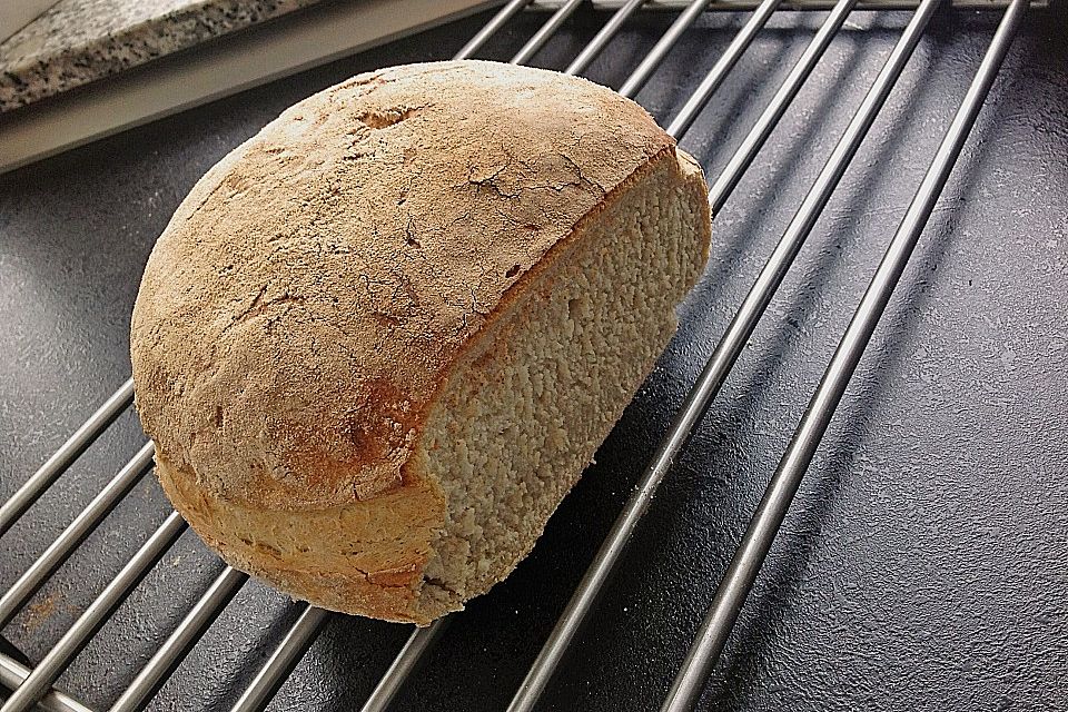 Rundes Krustenweißbrot