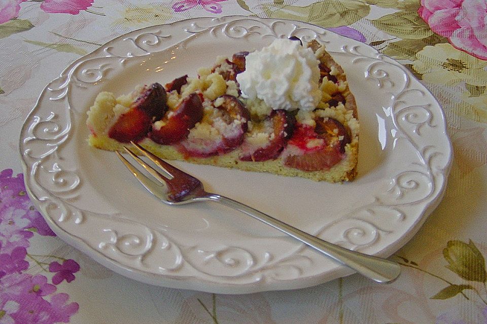 Bayerischer Zwetschgenkuchen mit Streuseln