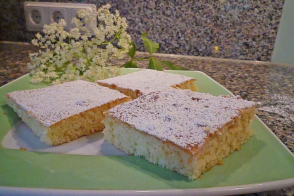 Uroma Adelheids Holunderblüten - Kuchen