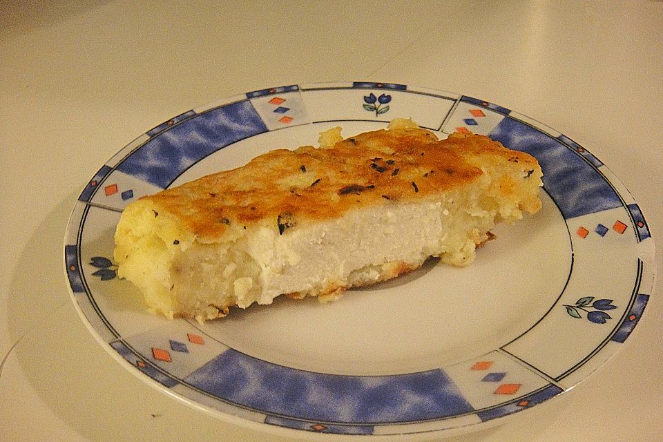 Kartoffelfrikadellen gefüllt mit Schafskäse