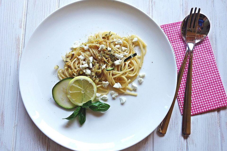 Zucchini-Zitronen-Spaghetti