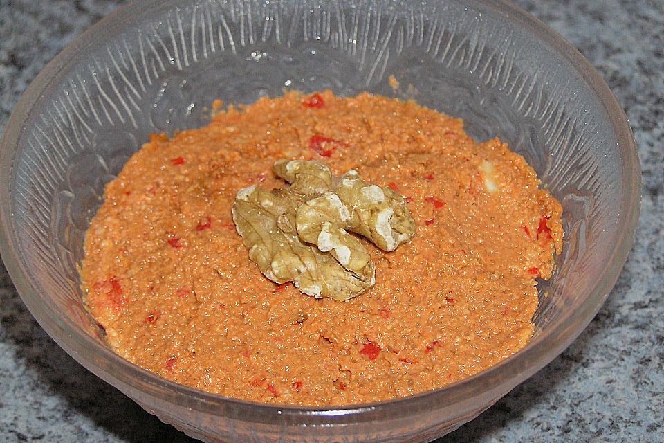 Walnuss - Paprika - Paste