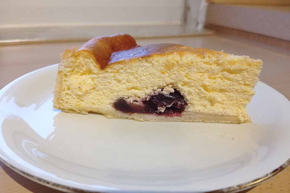 Saftiger Käse - Kirschkuchen