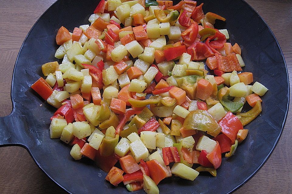 Gemischte Bratkartoffeln mit Gemüse