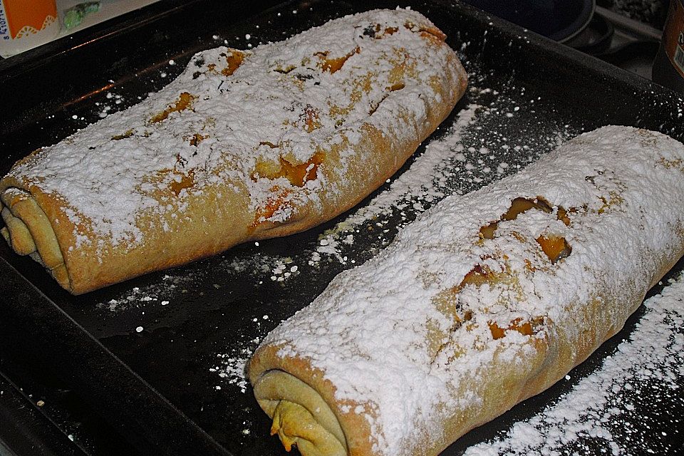 Quarkstrudel