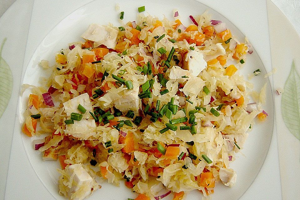 Sauerkraut - Salat mit Hähnchenbrust