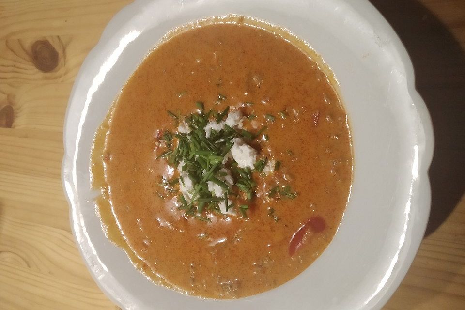 Pikante Paprika-Käsesuppe