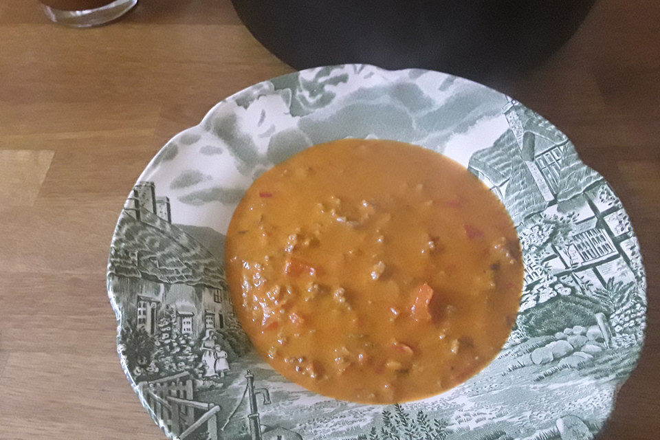 Pikante Paprika-Käsesuppe