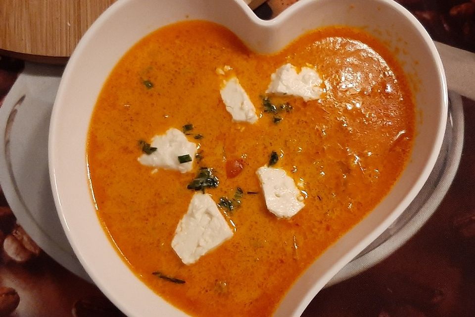 Pikante Paprika-Käsesuppe