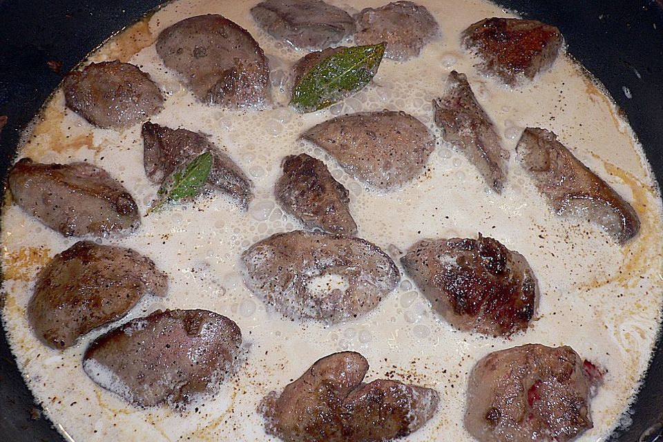 Putenleber in Lorbeer/Weinsauce