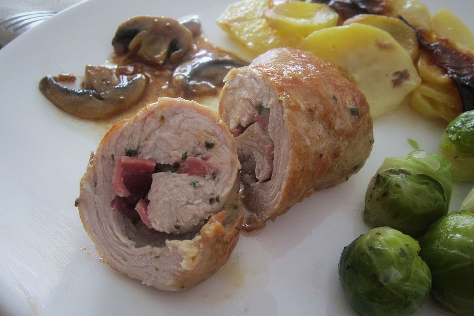 Putenroulade mit Käsefüllung