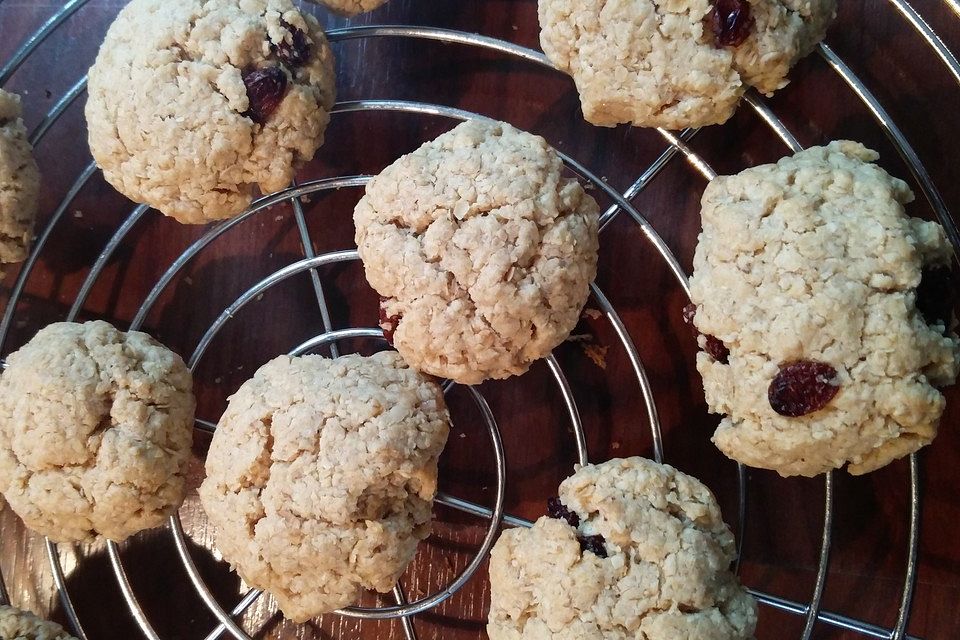 Vanishing Oatmeal Raisin Cookies