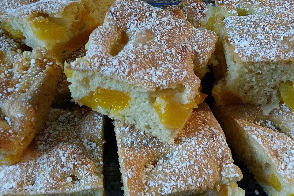 Fruchtiger Mandarinen - Kirsch - Kuchen