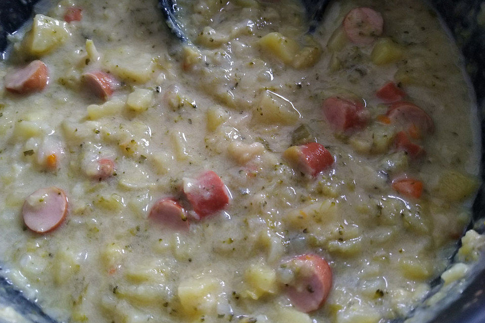 Claudis Kartoffel-Gemüse-Käsesuppe