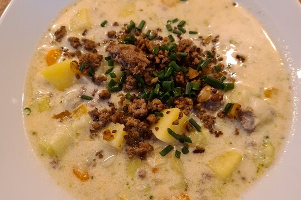 Claudis Kartoffel-Gemüse-Käsesuppe