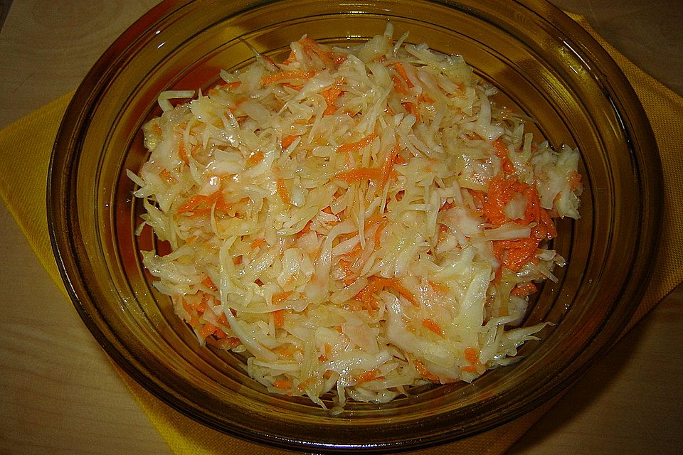 Krautsalat mit Karotten