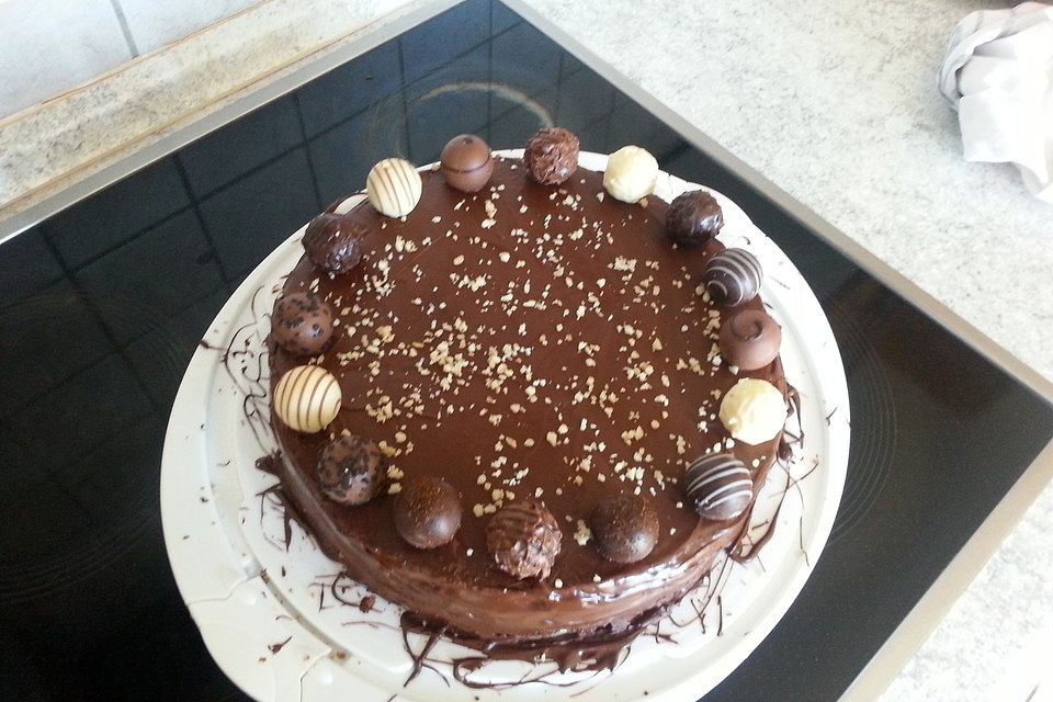 Macadamia - Sacher - Torte