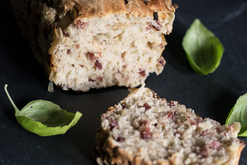 Zwiebel - Speck - Brot